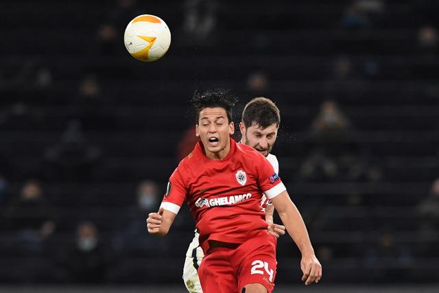 世界杯夺冠两周年，安东内拉晒梅西和金杯同框照